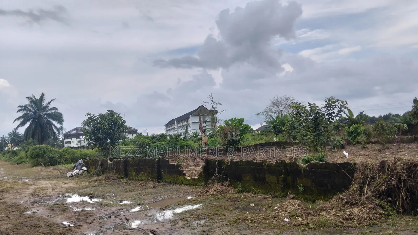 For Sale : 1 Plot at Omokiri , Aluu, Ph