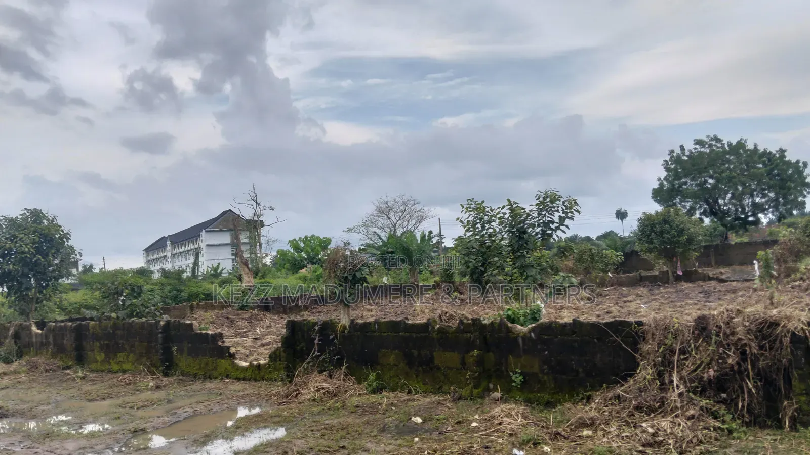 For Sale : 1 Plot at Omokiri , Aluu, Ph