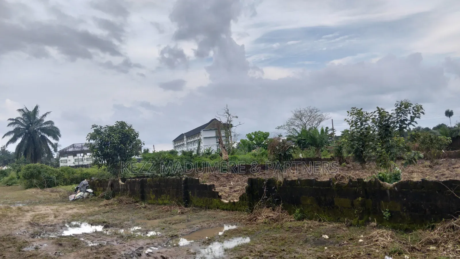 For Sale : 1 Plot at Omokiri , Aluu, Ph