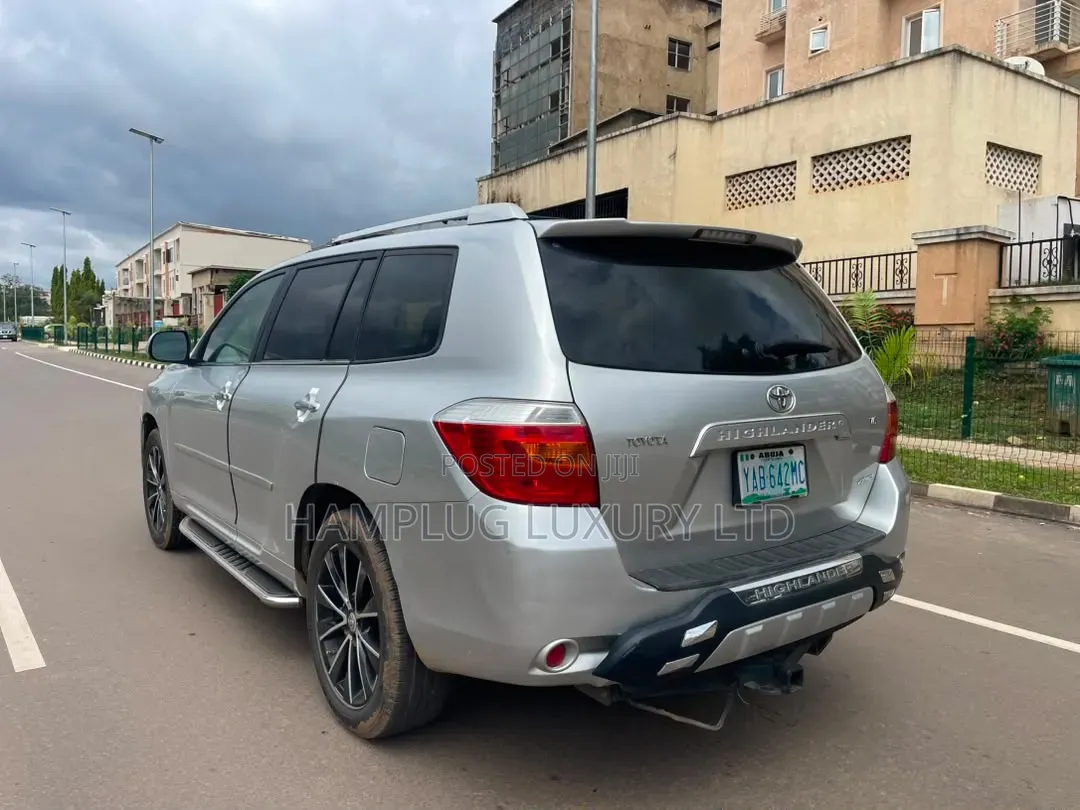 Toyota Highlander 2010 Silver