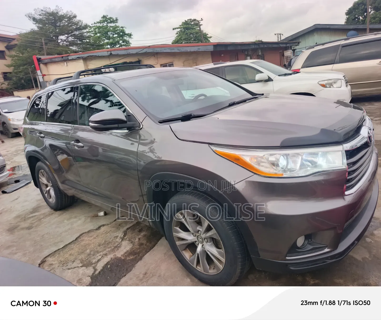 Toyota Highlander LE V6 4x4 (3.5L 6cyl 6A) 2016 Gray