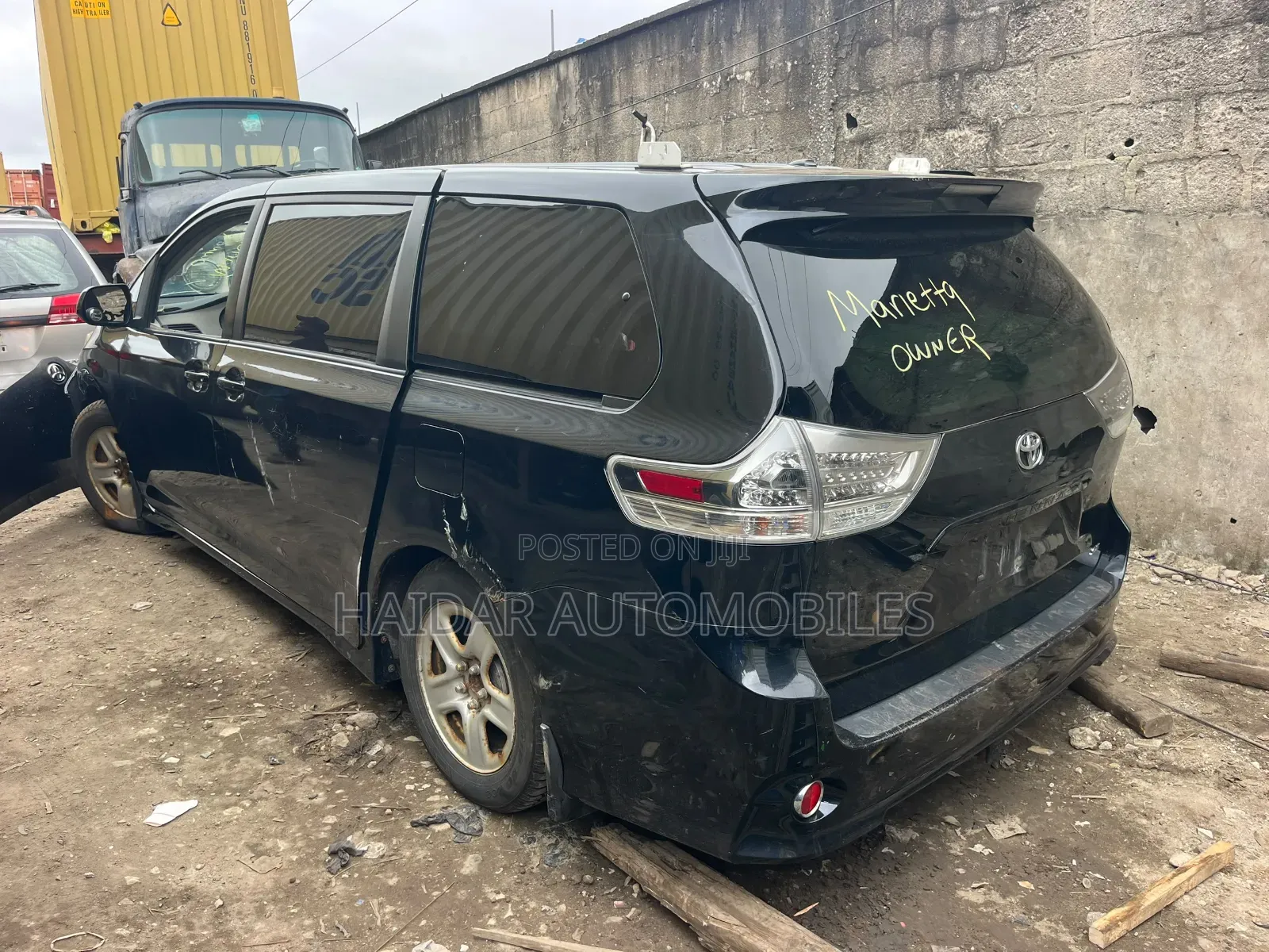 Toyota Sienna SE 8 Passenger 2012 Black