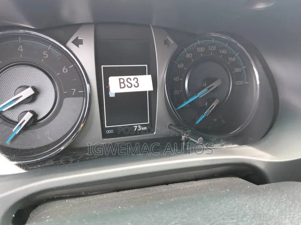 New Toyota Hilux SR5+ 2026 Black