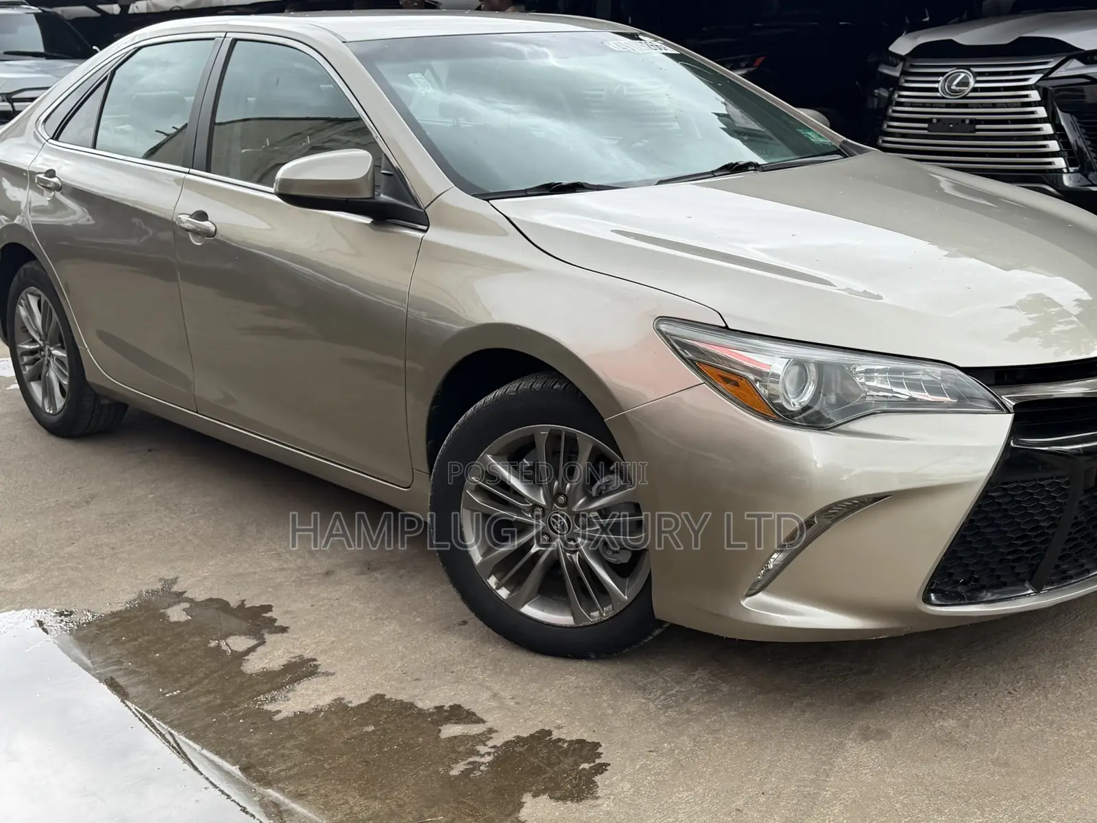 Toyota Camry 2016 Gold