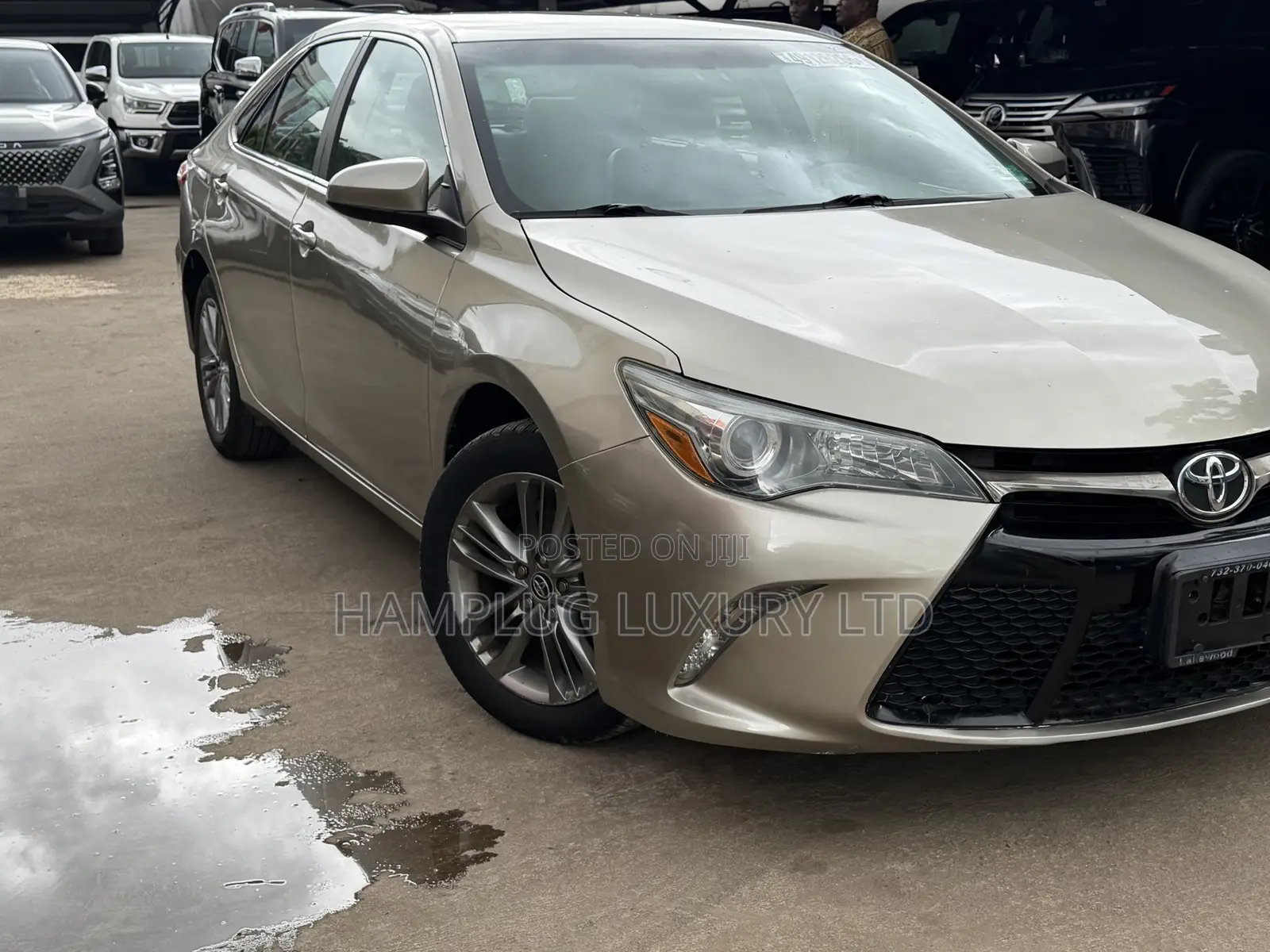 Toyota Camry 2016 Gold