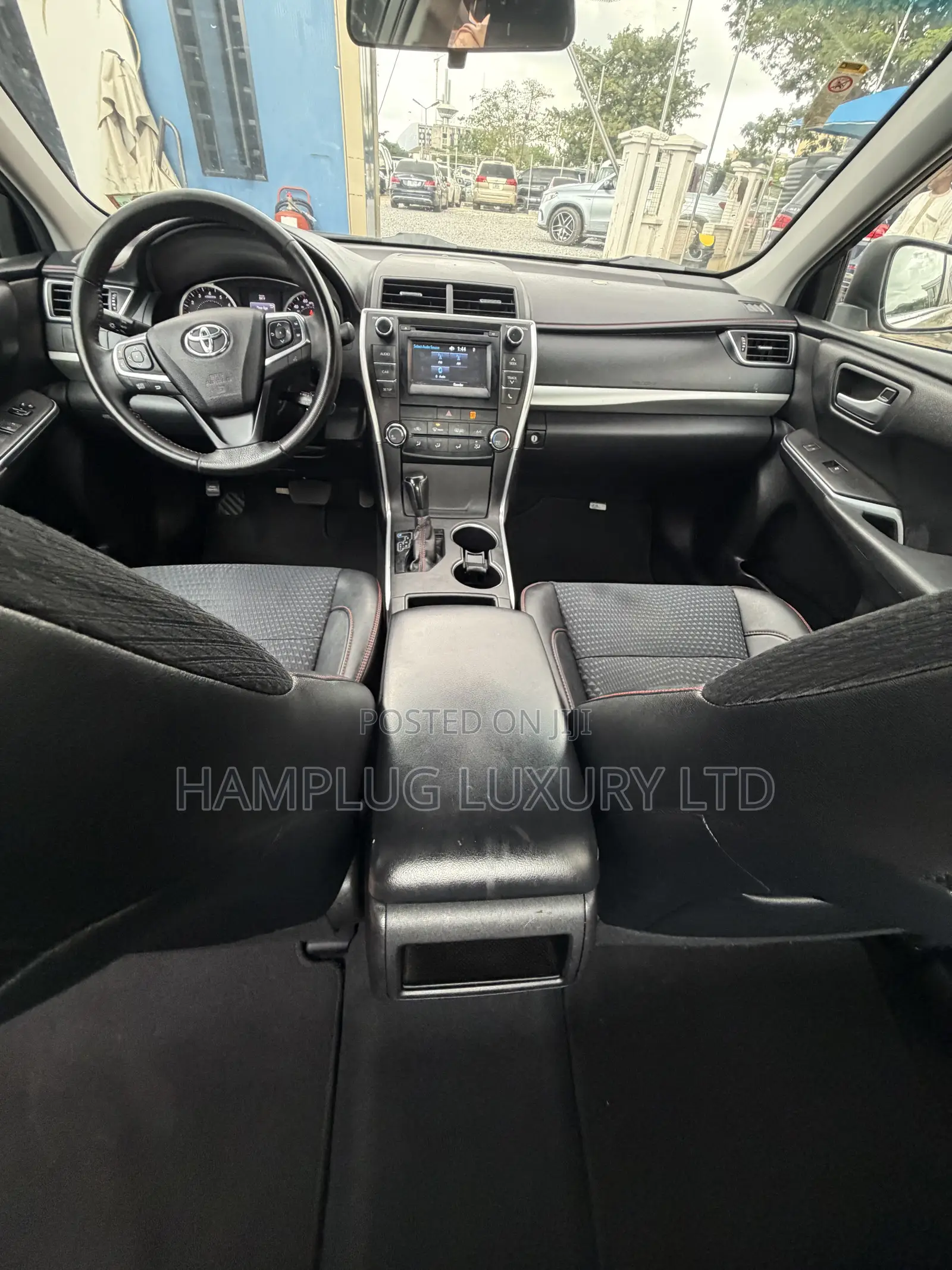 Toyota Camry 2016 Gold