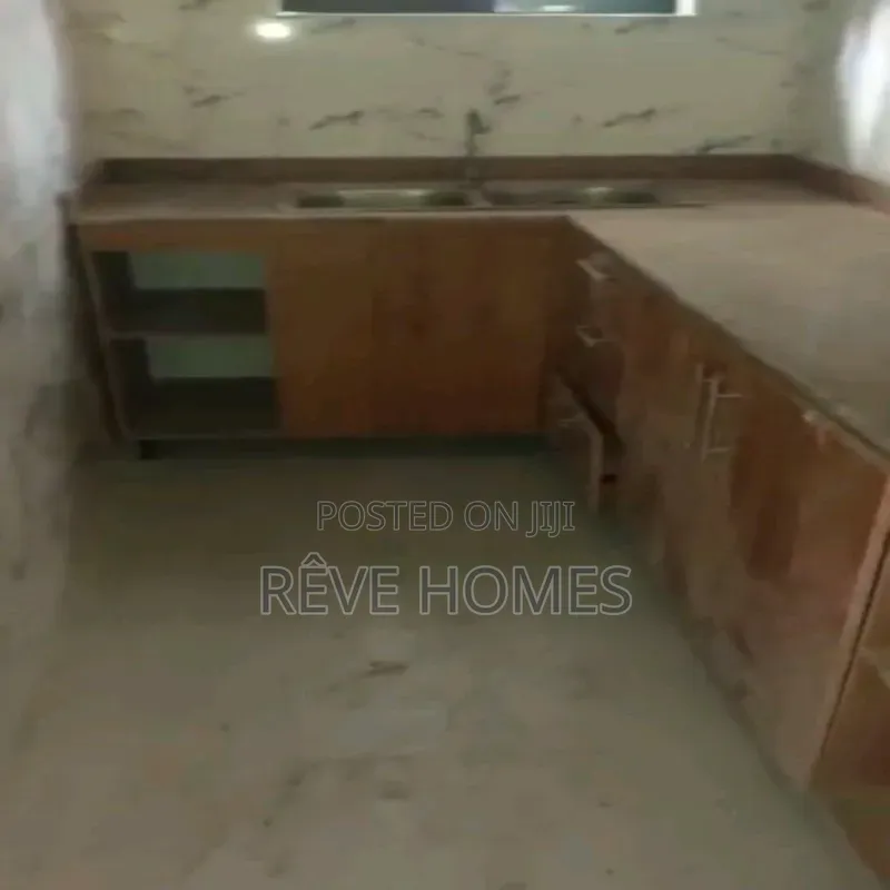 Mini Flat in Adekunle for rent