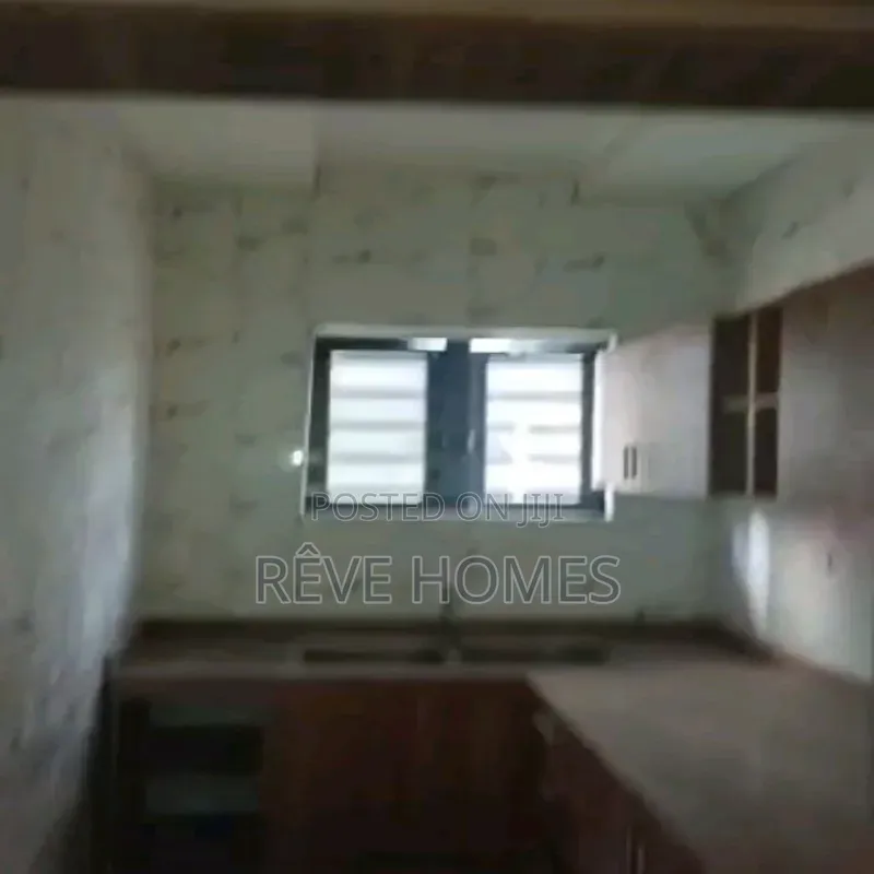 Mini Flat in Adekunle for rent