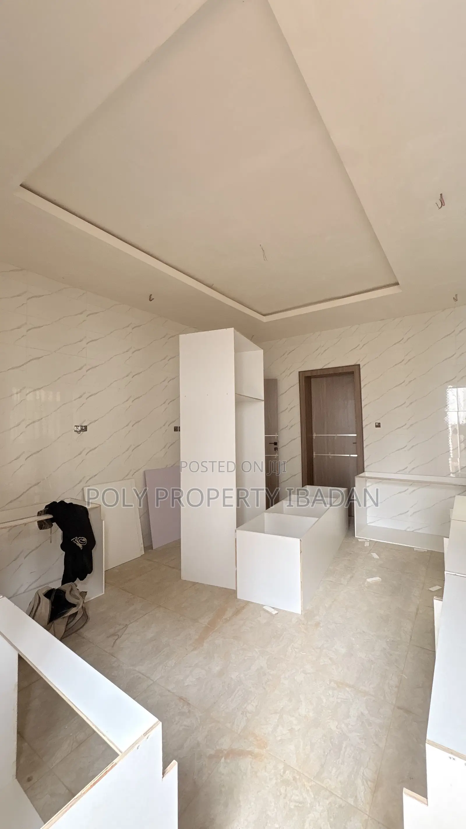 5bdrm Penthouse in Carlton Gate Estate, Ibadan for sale