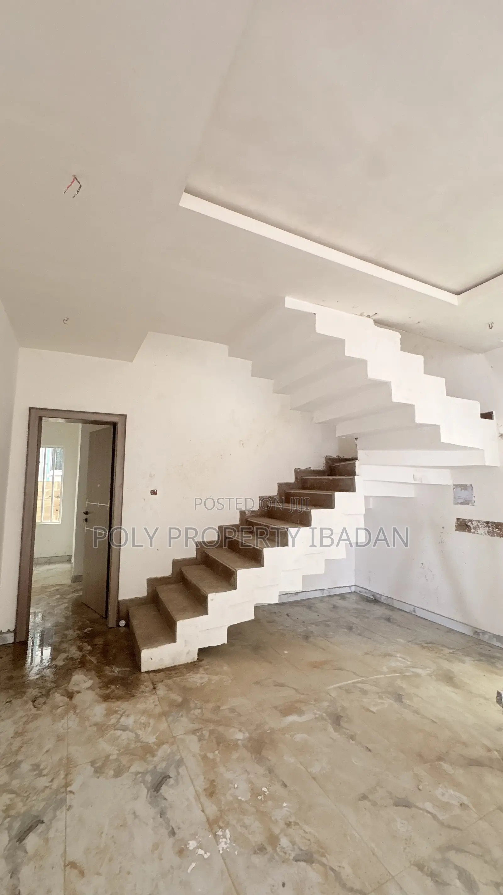 5bdrm Penthouse in Carlton Gate Estate, Ibadan for sale