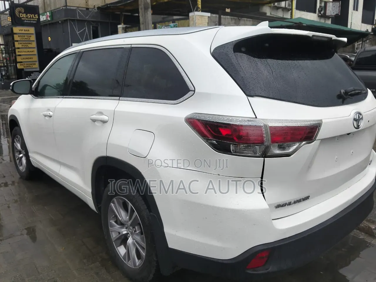 Toyota Highlander XLE 4dr SUV (3.5L 6cyl 6A) 2014 White