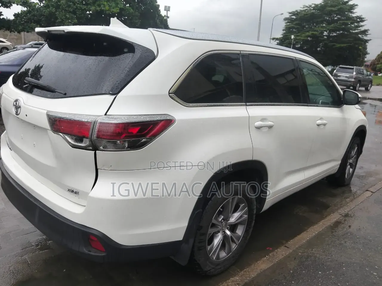 Toyota Highlander XLE 4dr SUV (3.5L 6cyl 6A) 2014 White