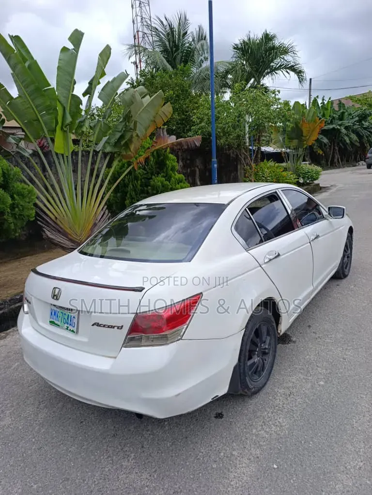 Honda Accord 2009 White