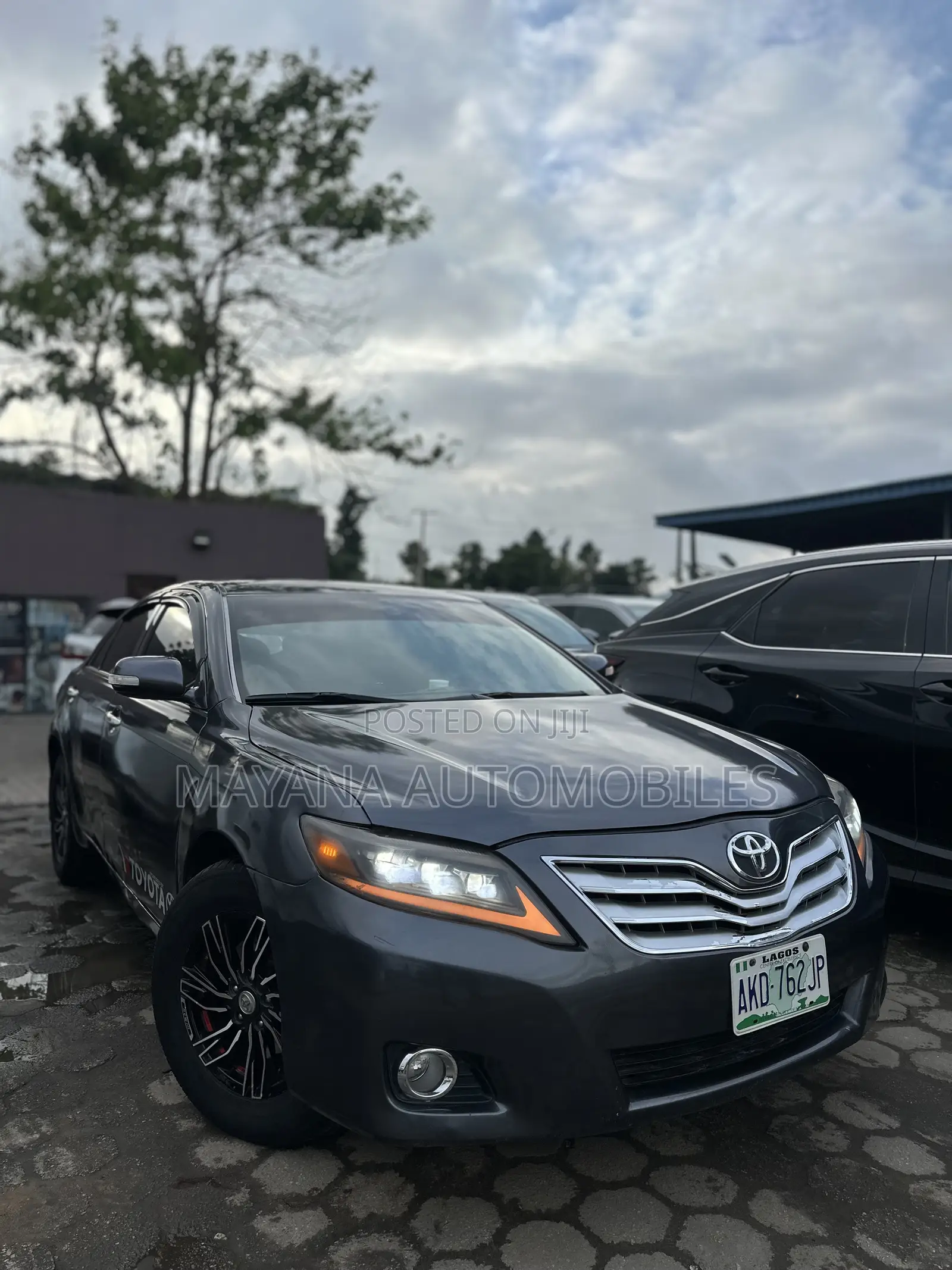 Toyota Camry SE 4dr Sedan (2.5L 4cyl 6AM) 2010 Gray