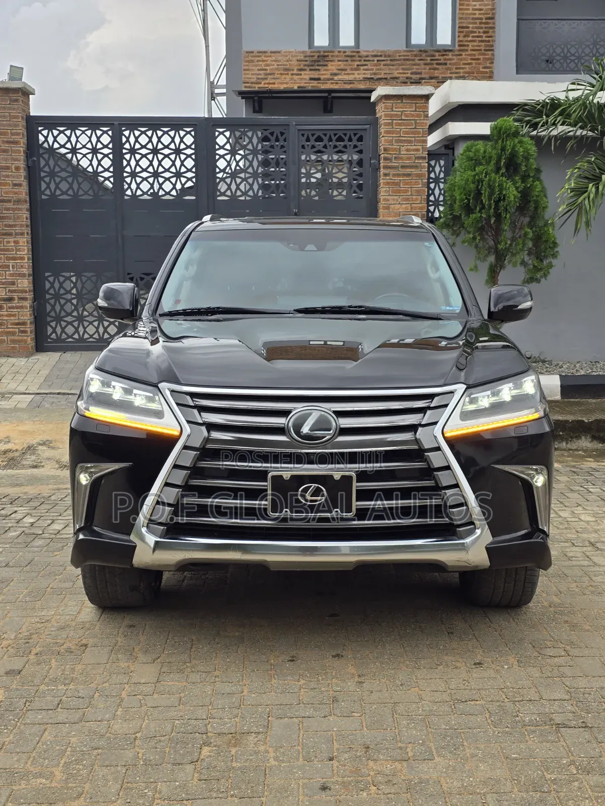 Lexus LX 570 AWD 2016 Black