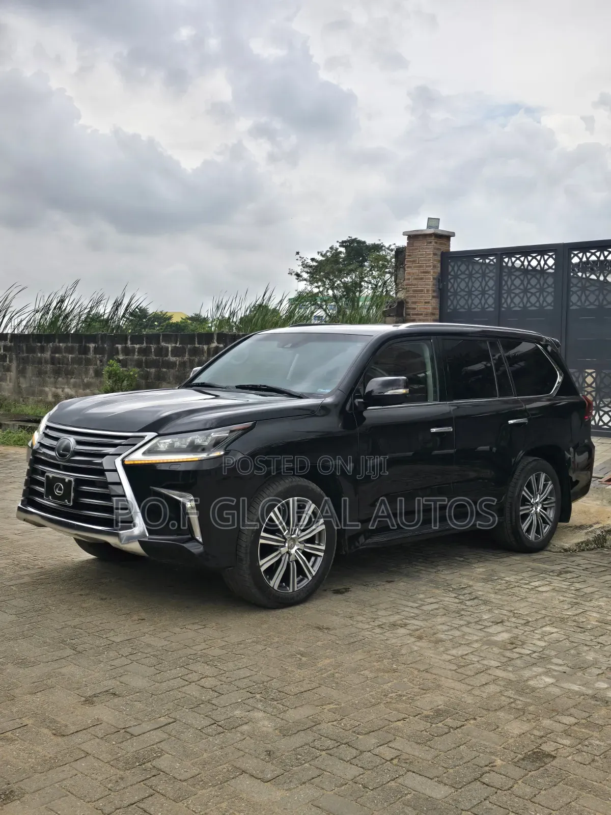 Lexus LX 570 AWD 2016 Black
