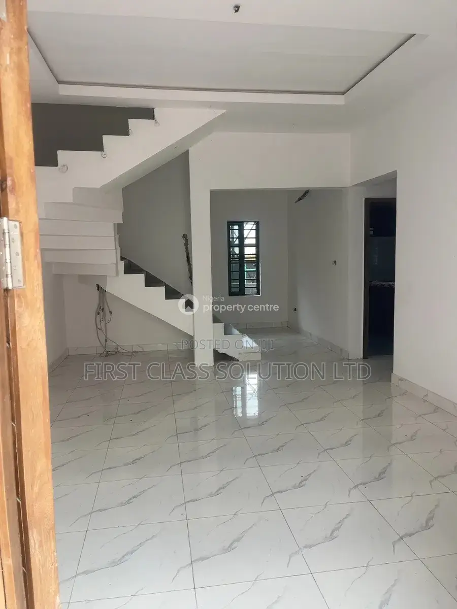 4bdrm Duplex in Beside Blenco, for sale
