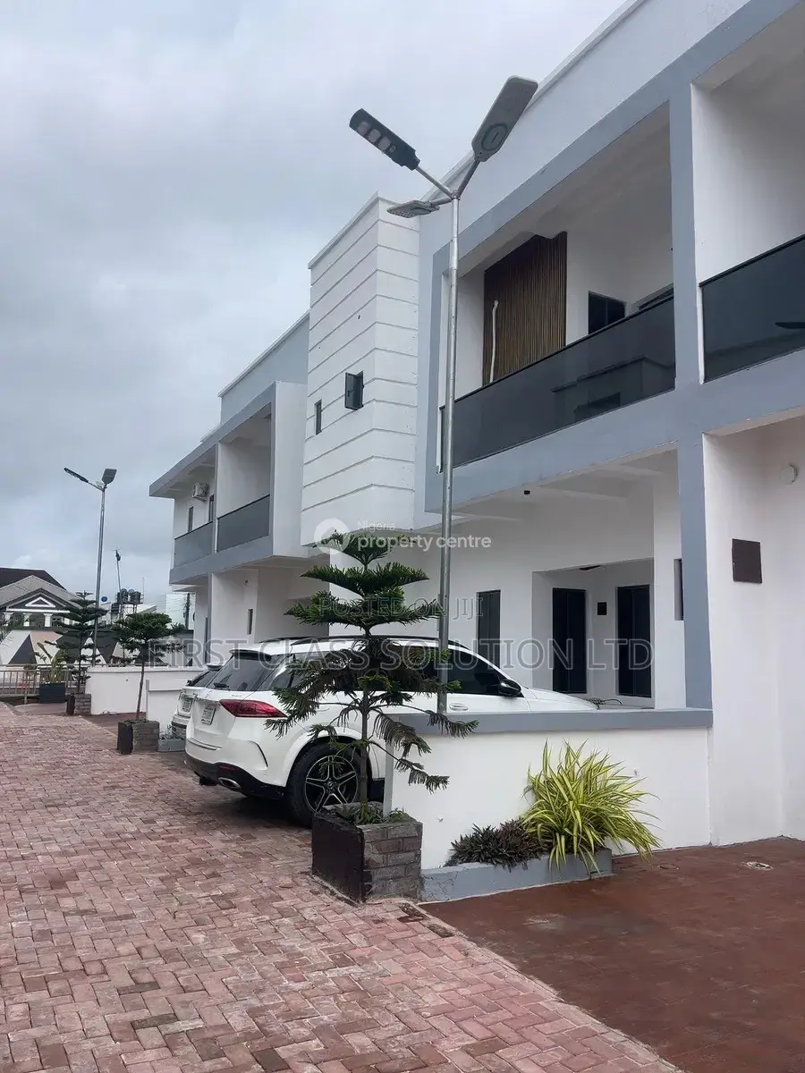 4bdrm Duplex in Beside Blenco, for sale