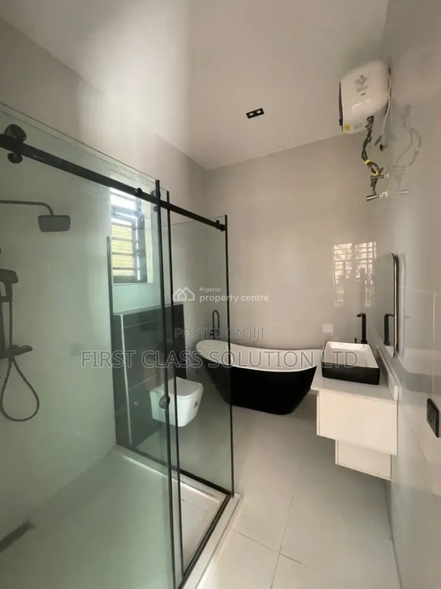 4bdrm Duplex in Thomas Estate for sale