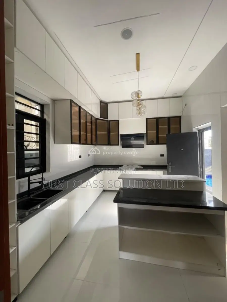 4bdrm Duplex in Thomas Estate for sale