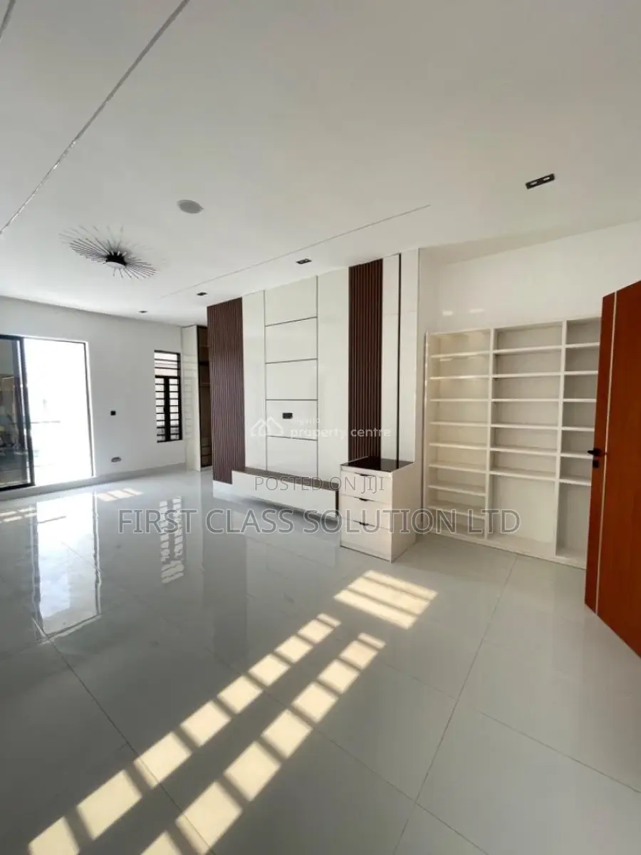 4bdrm Duplex in Thomas Estate for sale