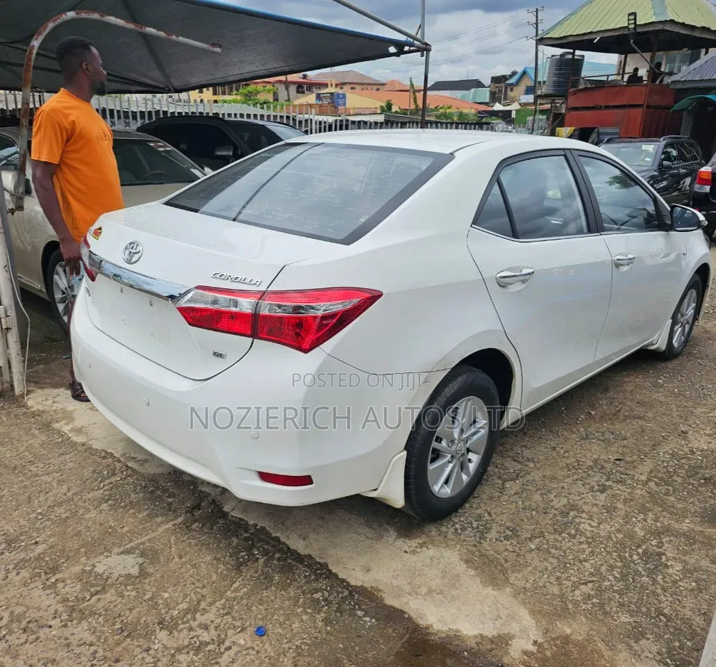 Toyota Corolla 2016 White