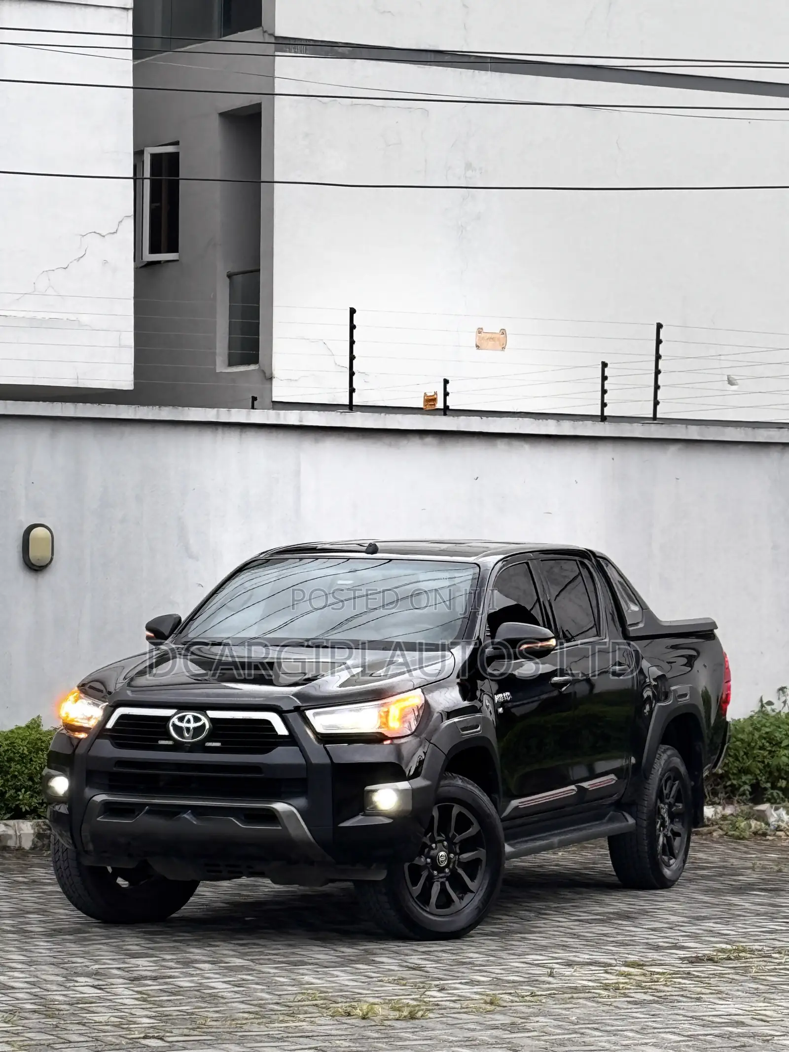 Toyota Hilux 2025 Black