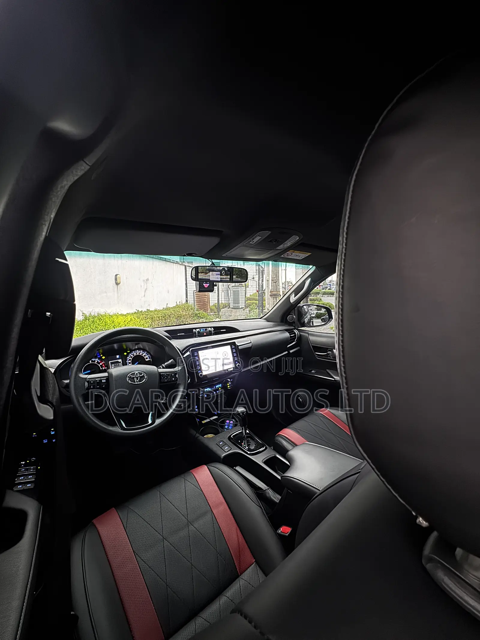 Toyota Hilux 2025 Black
