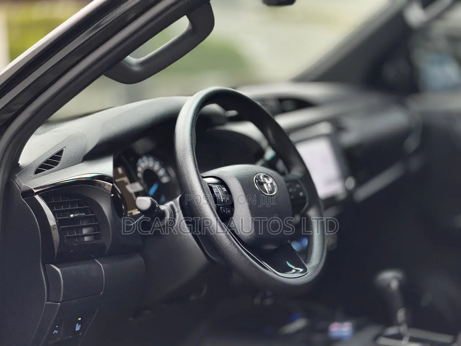 Toyota Hilux 2025 Black