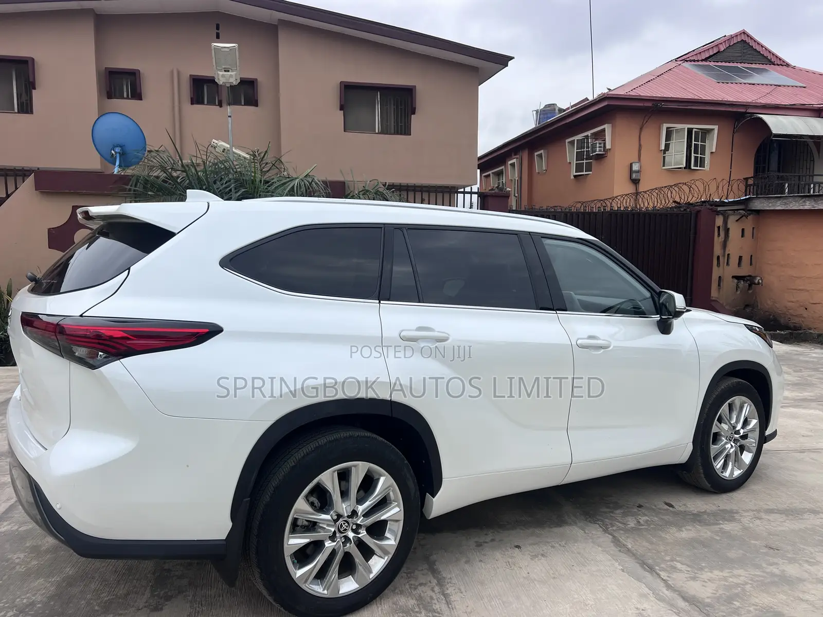 Toyota Highlander Limited 2022 White