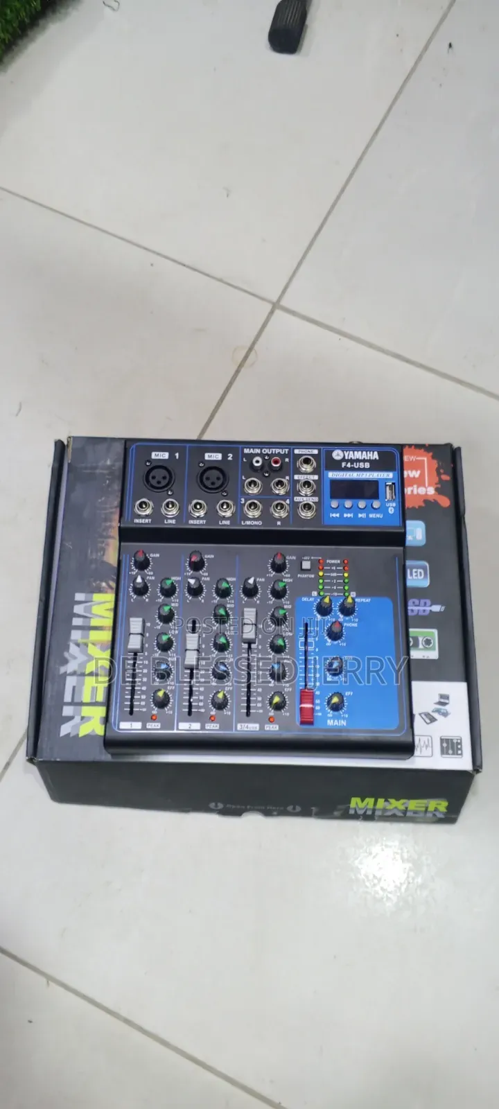 Yamaha F4 4channals Mixer