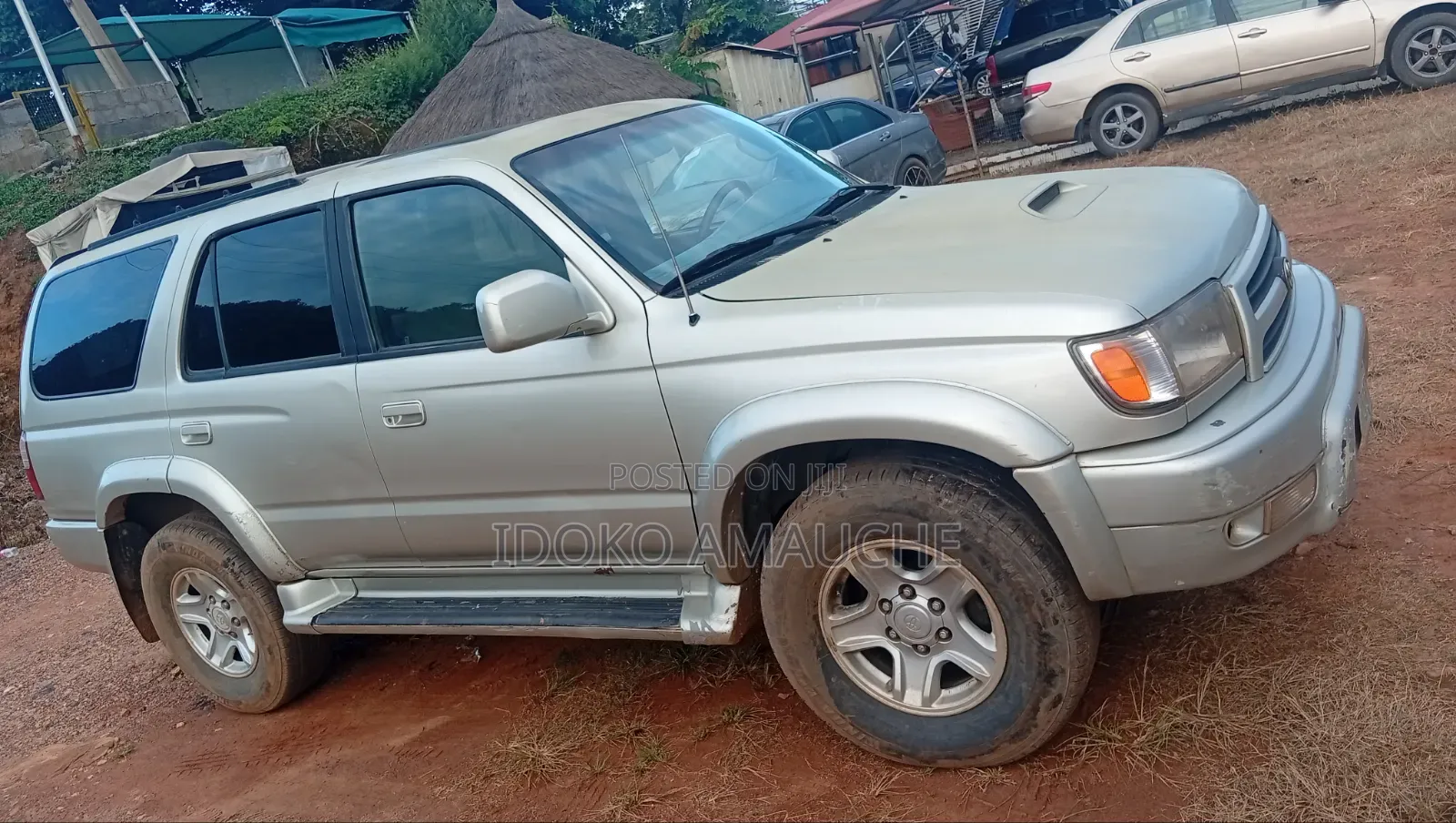 Toyota 4-Runner 2000 Gold