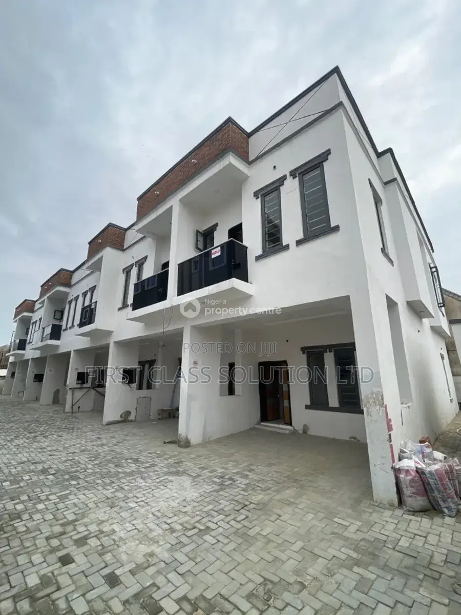 3bdrm Duplex in Off Mobile Road for sale