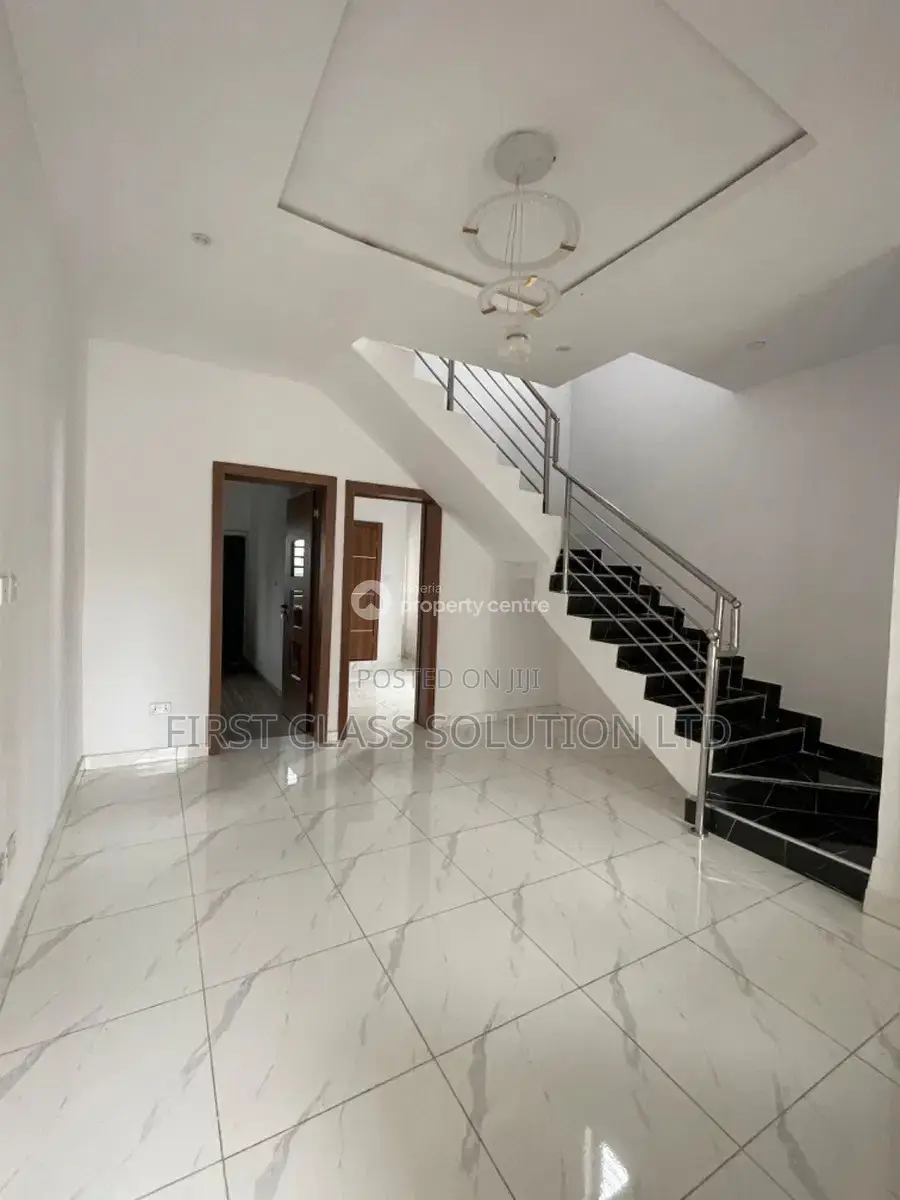 3bdrm Duplex in Off Mobile Road for sale