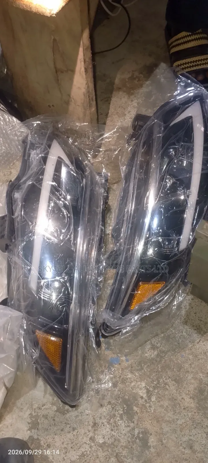 There Torchi Head Lamp for Toyota Corolla 2012