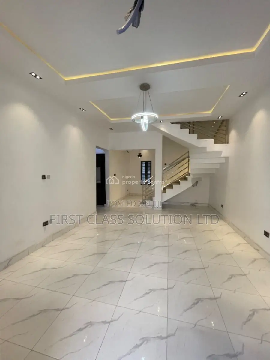 4bdrm Duplex in Sunshine Estate, for sale