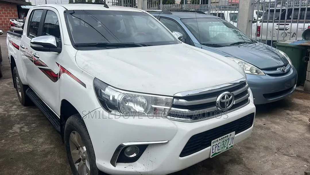 Toyota Hilux 2018 White