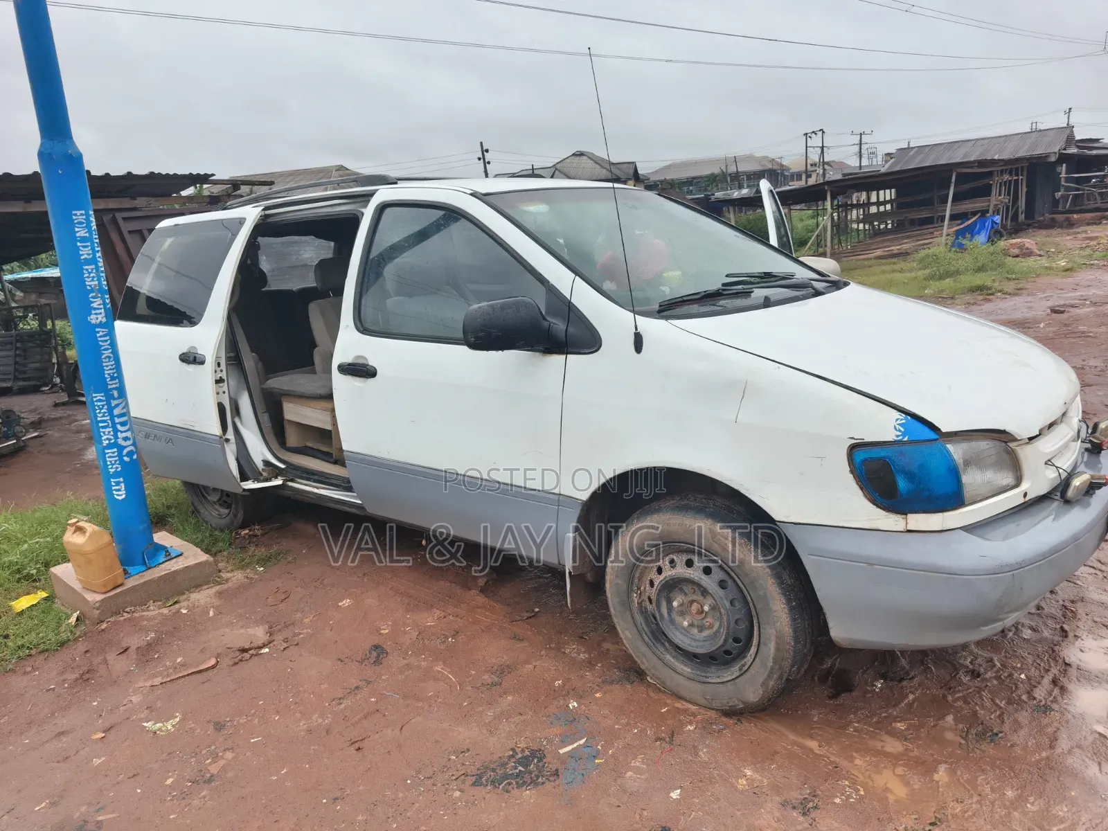 Toyota Sienna CE 2001 White