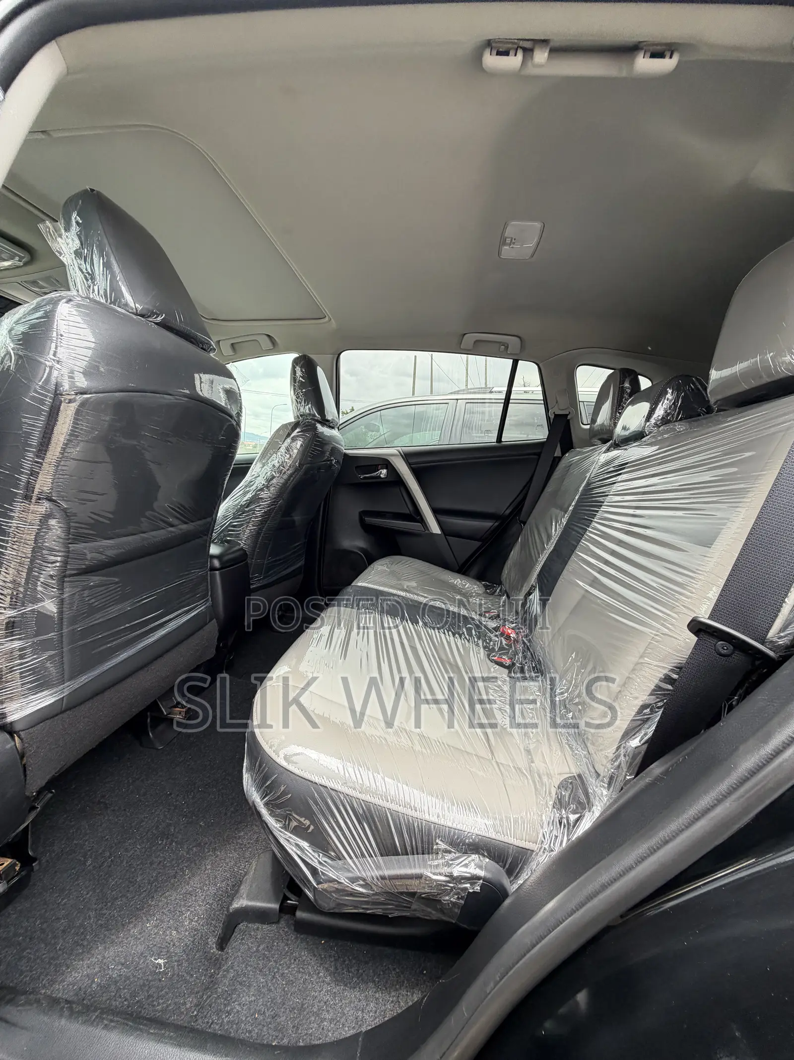 Toyota RAV4 XLE 4dr SUV (2.5L 4cyl 6A) 2018 Black