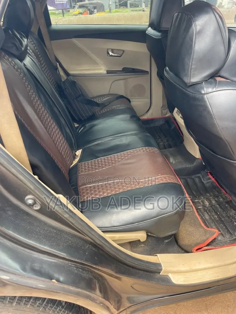 Toyota Venza LE 2012 Gray