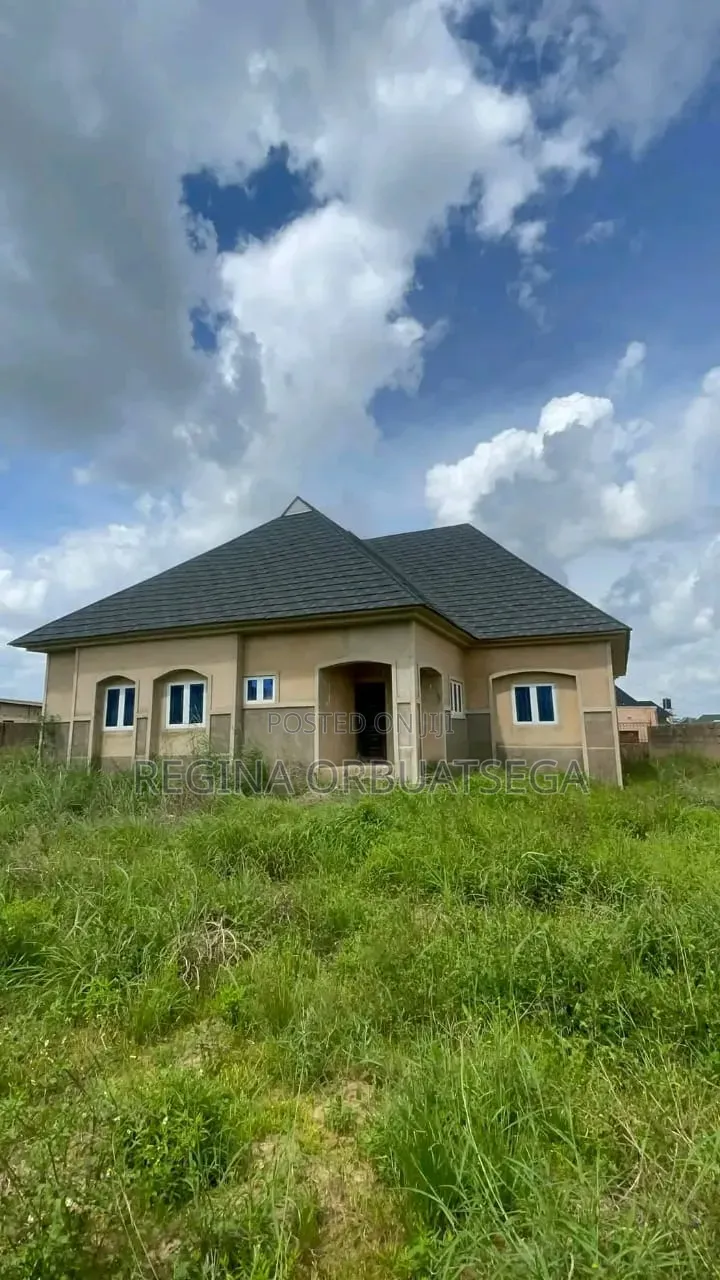 4bdrm Bungalow in Jos for sale