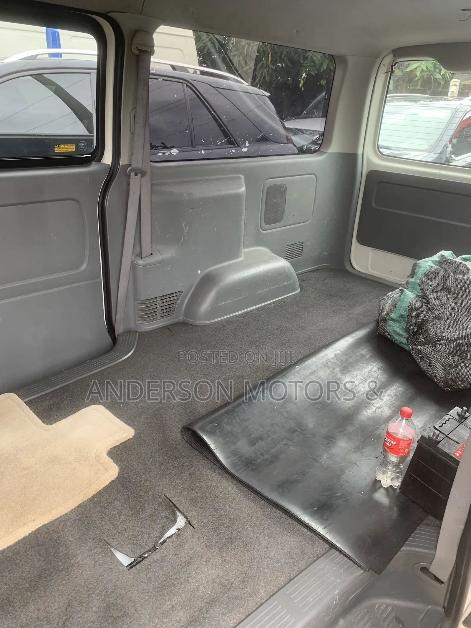 Toyota Grand HiAce 2002 White