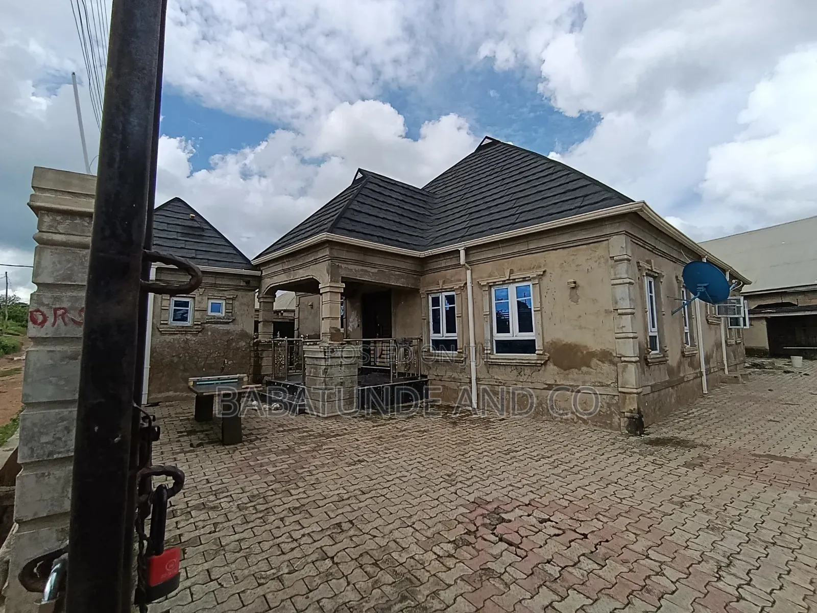 4bdrm House in Igbaro-Ola, Arulogun for sale