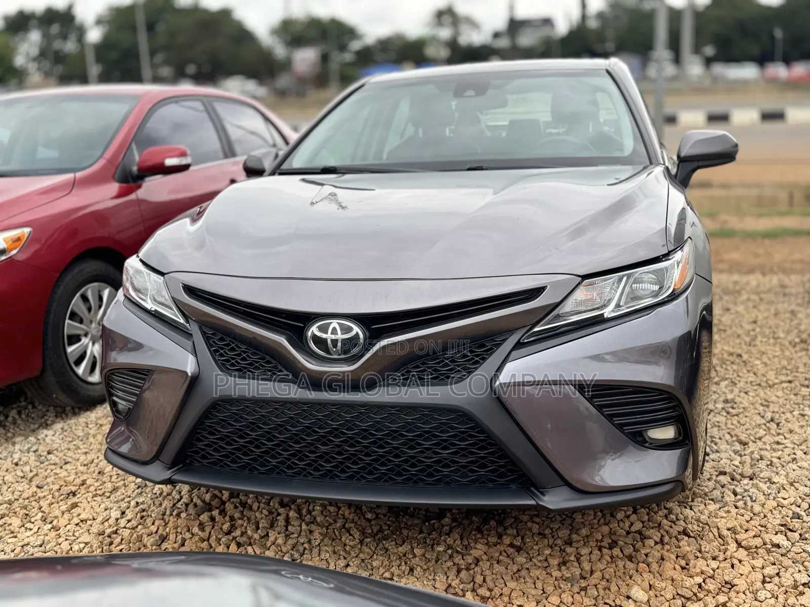Toyota Camry SE (2.5L 4cyl 8A) 2019 Gray