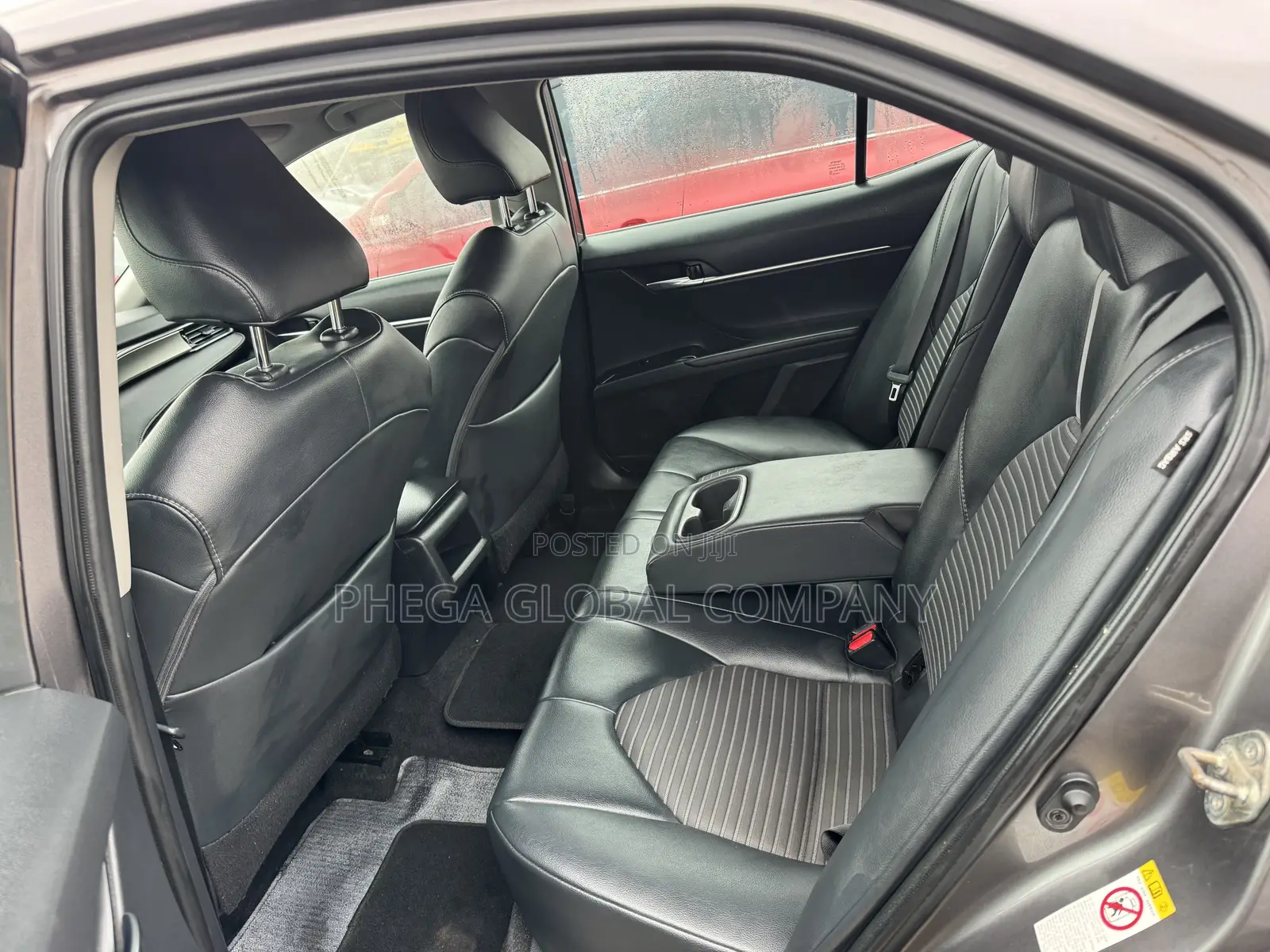 Toyota Camry SE (2.5L 4cyl 8A) 2019 Gray