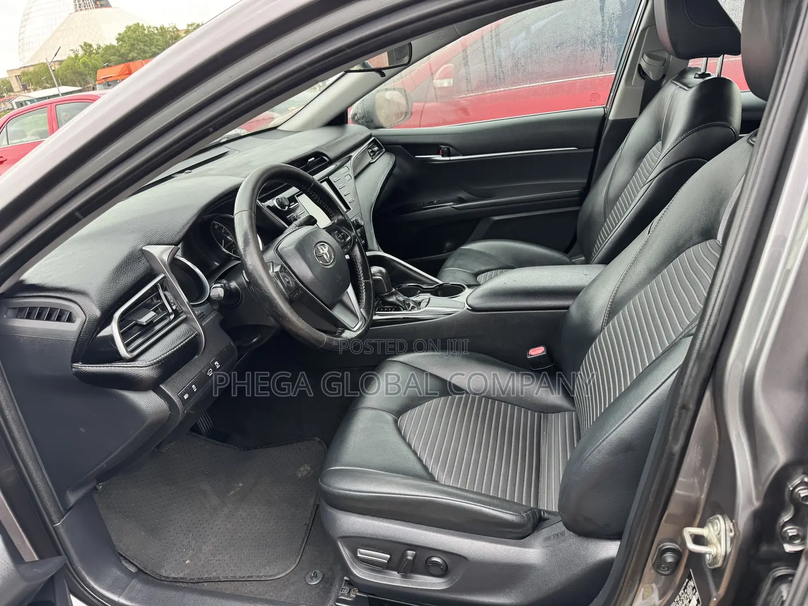 Toyota Camry SE (2.5L 4cyl 8A) 2019 Gray