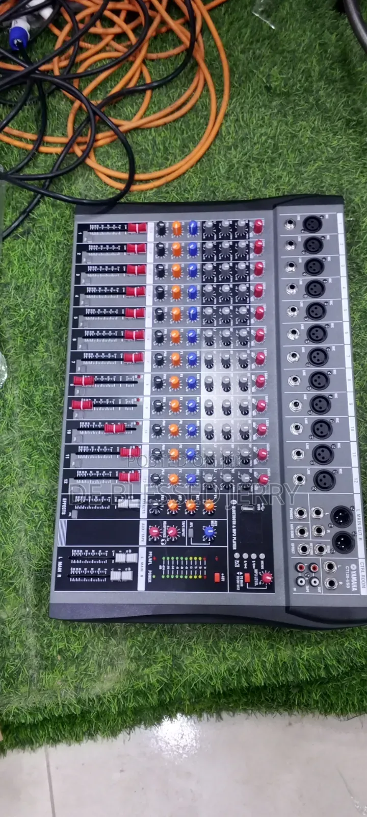Yamaha 12 Channel Mixer CT Console Mixer With Bluetooth