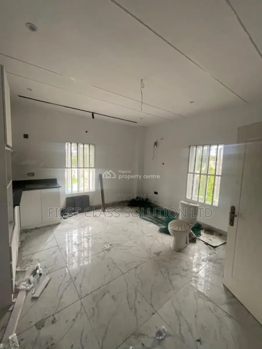 Studio Apartment in New Road Off Alpha for sale