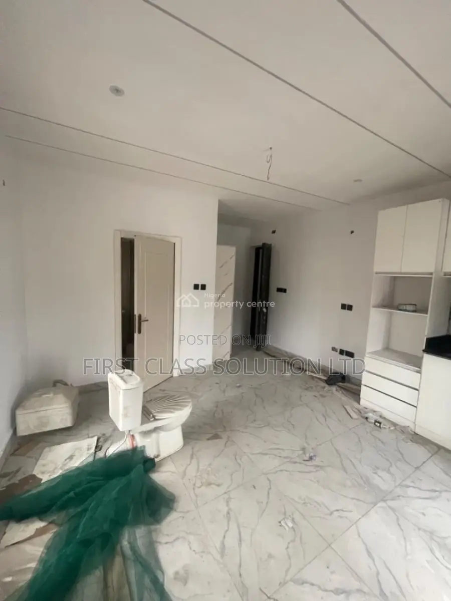 Studio Apartment in New Road Off Alpha for sale