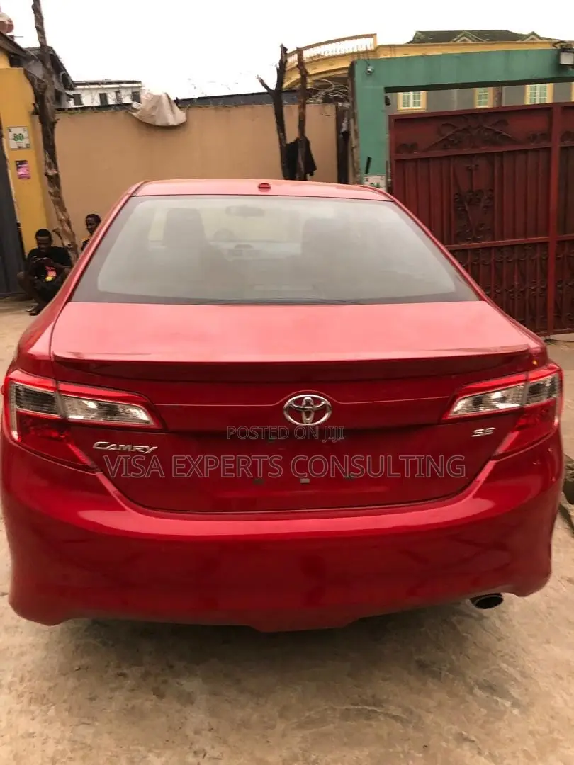 Toyota Camry SE 4dr Sedan (2.5L 4cyl 6A) 2014 Red
